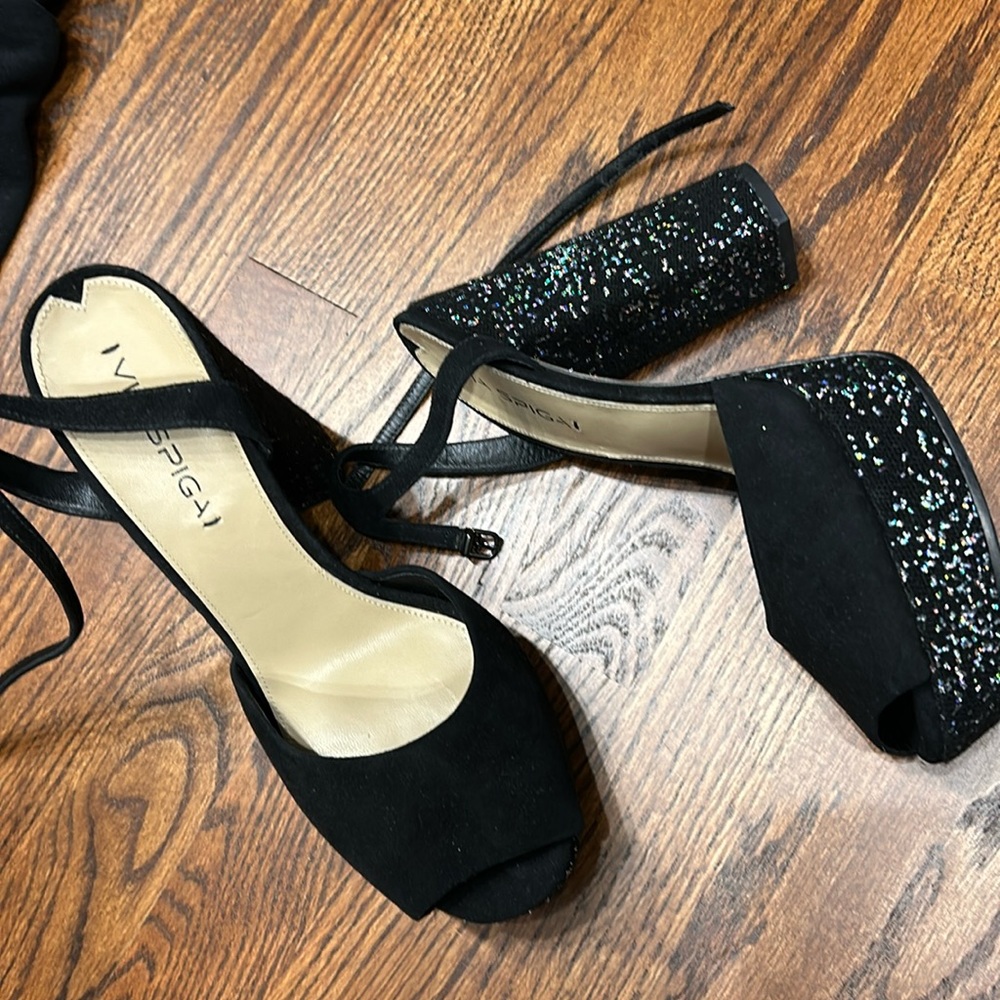 Unused via spiga platform sandals black size 9